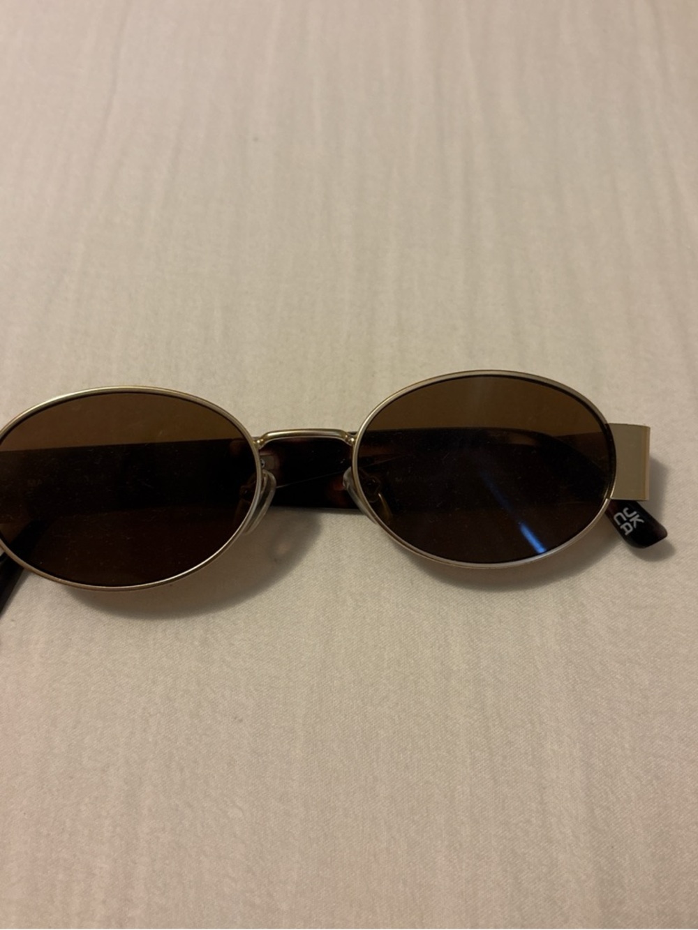 Classic Oval Metal Sunglasses in Gold with Brown Lenses